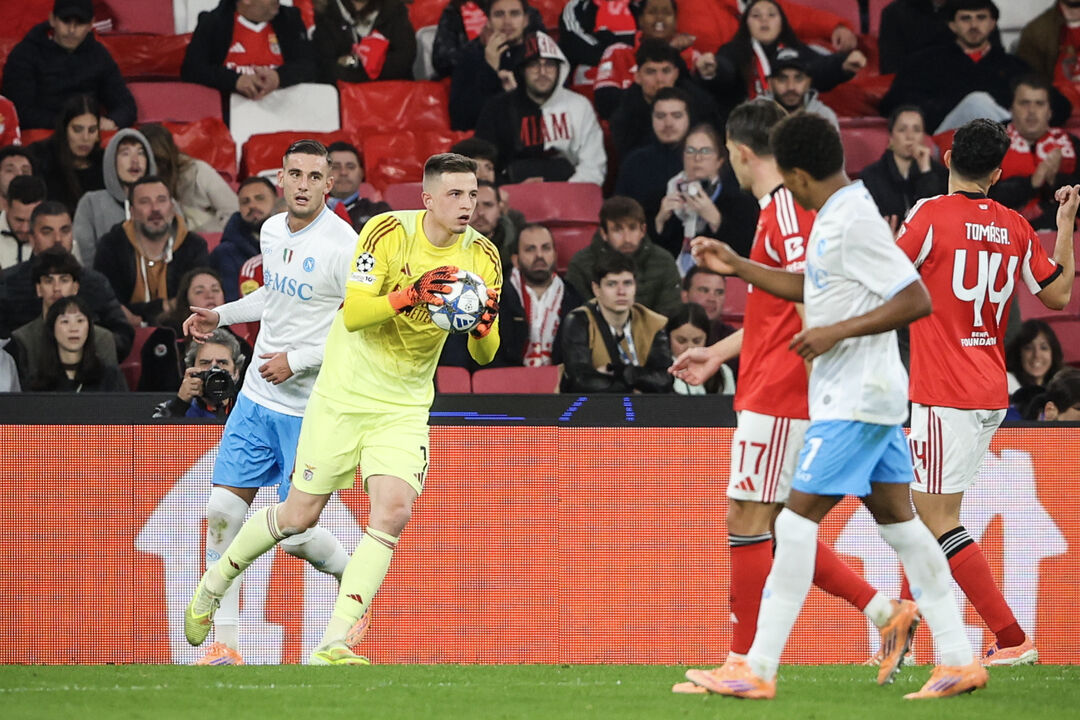 Trubin com ação segura frente ao Nápoles