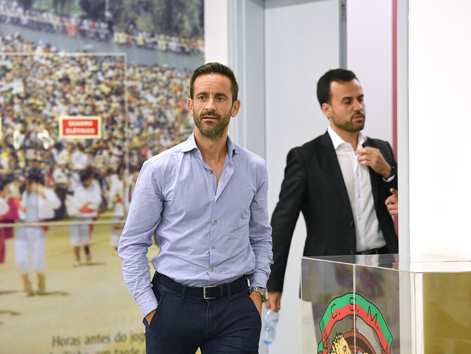Miguel Moita, aqui com o diretor desportivo João Moura