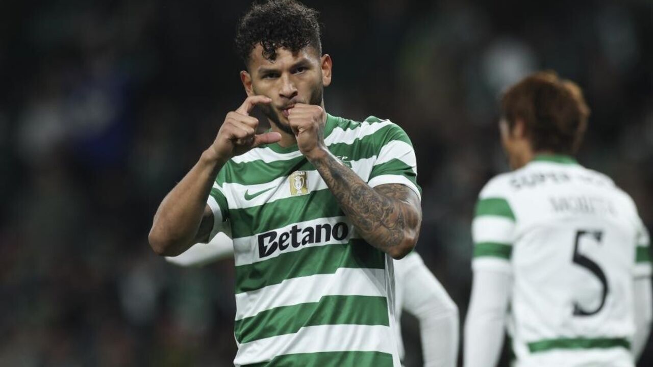 Luís Suárez festeja golo pelo Sporting contra o AVS SAD