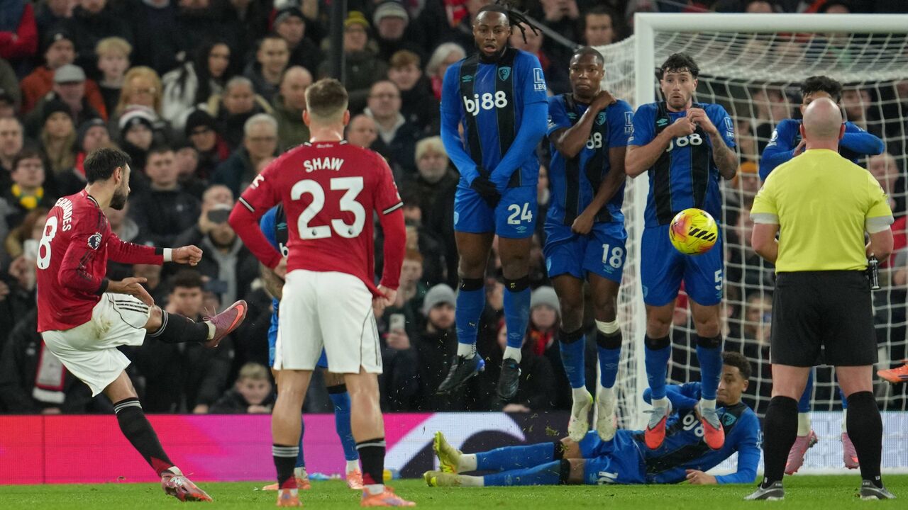 Bruno Fernandes marca grande golo de livre direto
