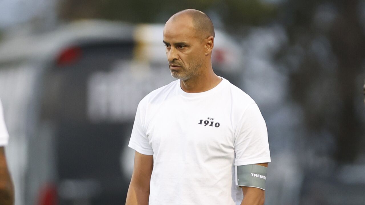 Jorge Silas, treinador do Farense