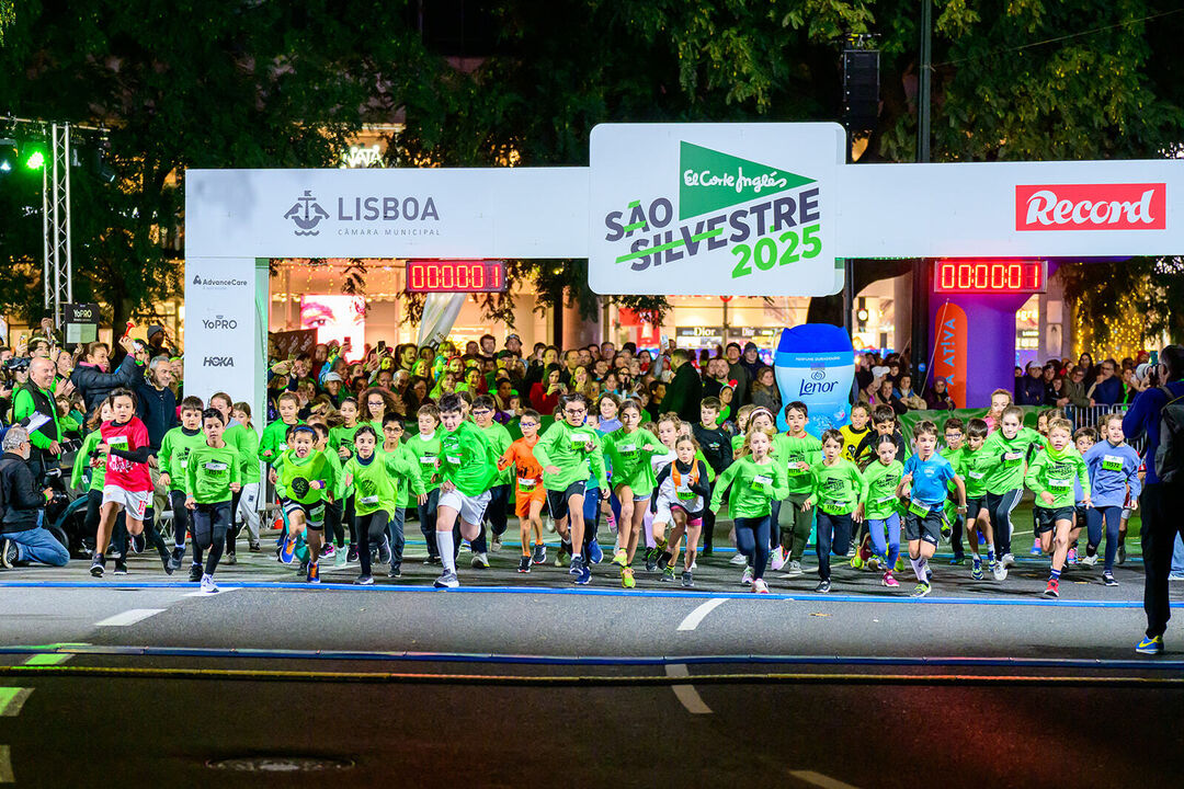 Participantes na corrida de São Silvestre El Corte Inglés em Lisboa