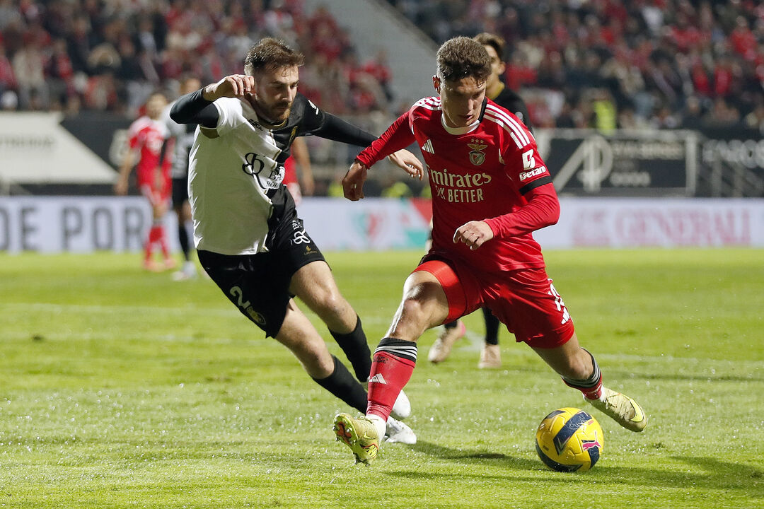 Sudakov em ação frente ao Farense