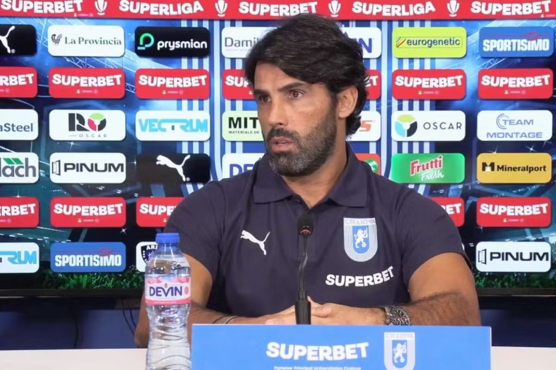 Treinador do Craiova fala em conferência de imprensa