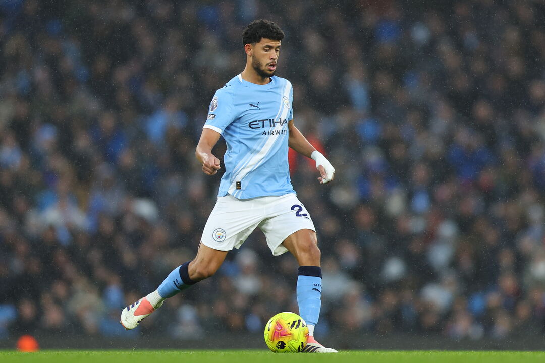 Matheus Nunes tem jogado a lateral-direito nesta temporada