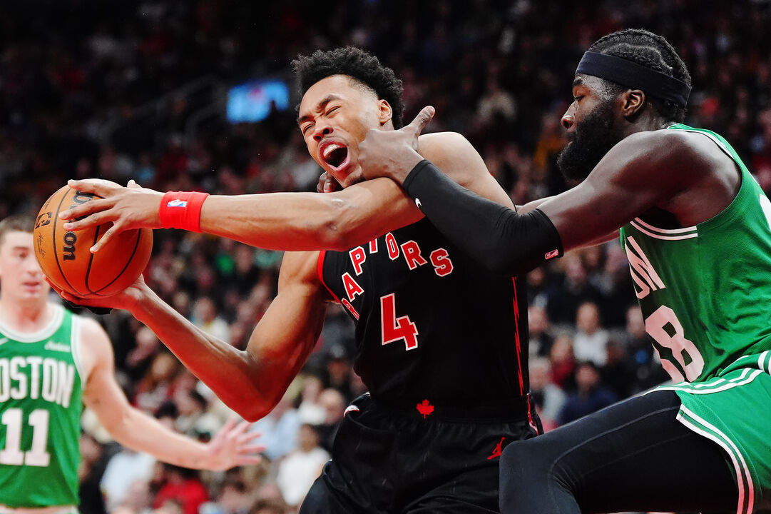 Neemias Queta em ação frente aos Toronto Raptors