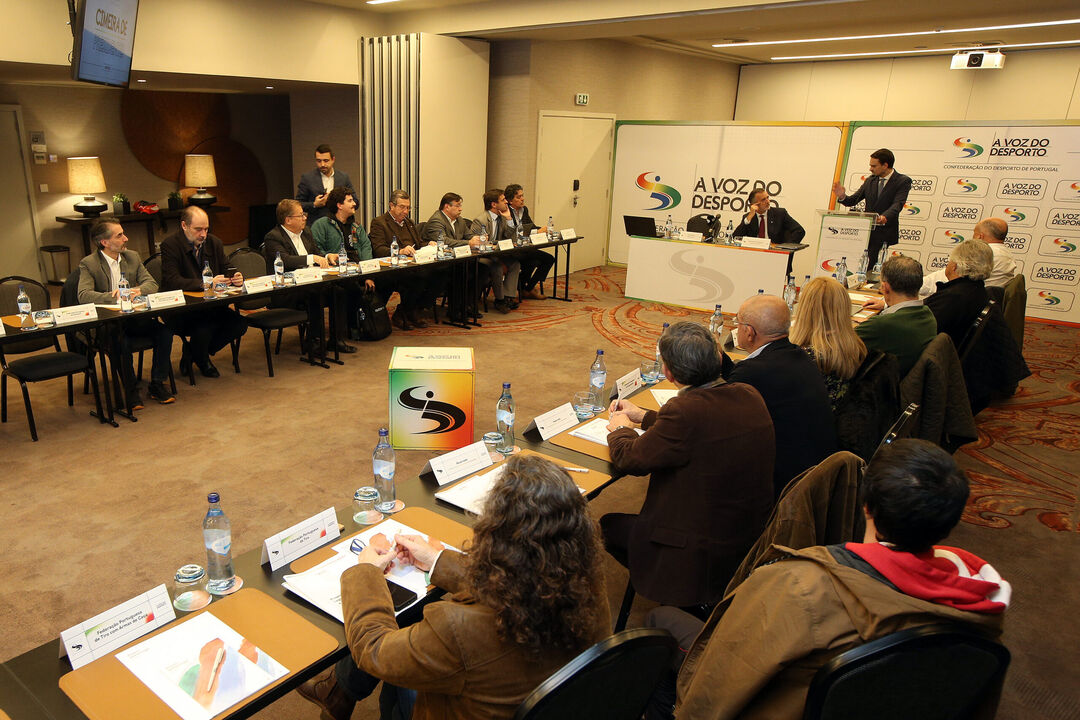 CDP desafia futuro Presidente a definir critérios para receções e condecorações