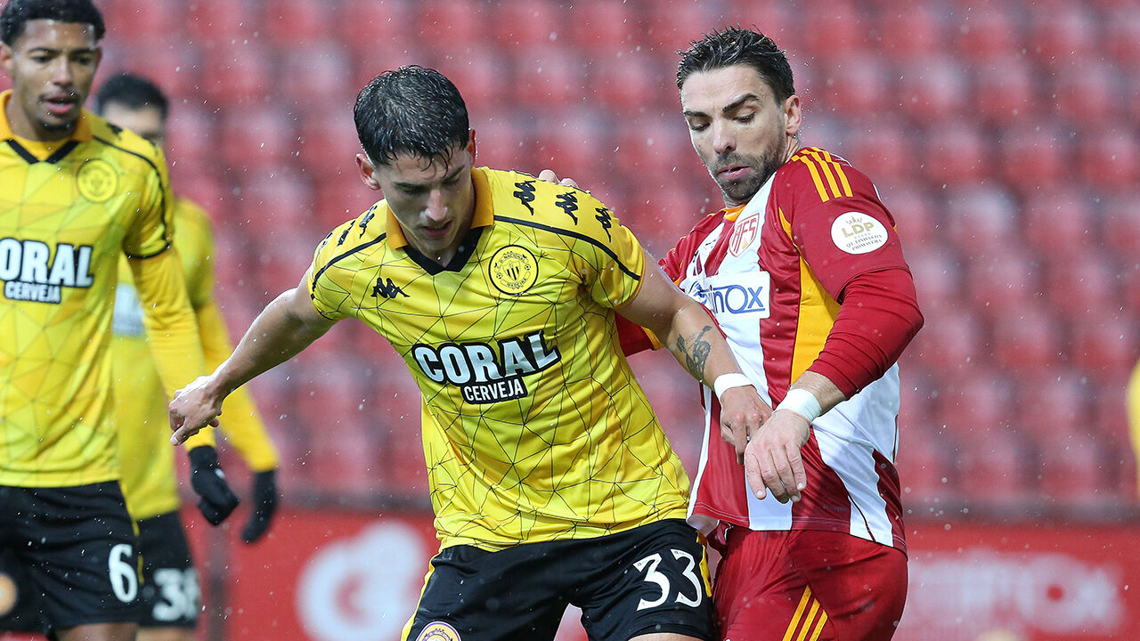 Tomané lamenta o resultado no jogo.
