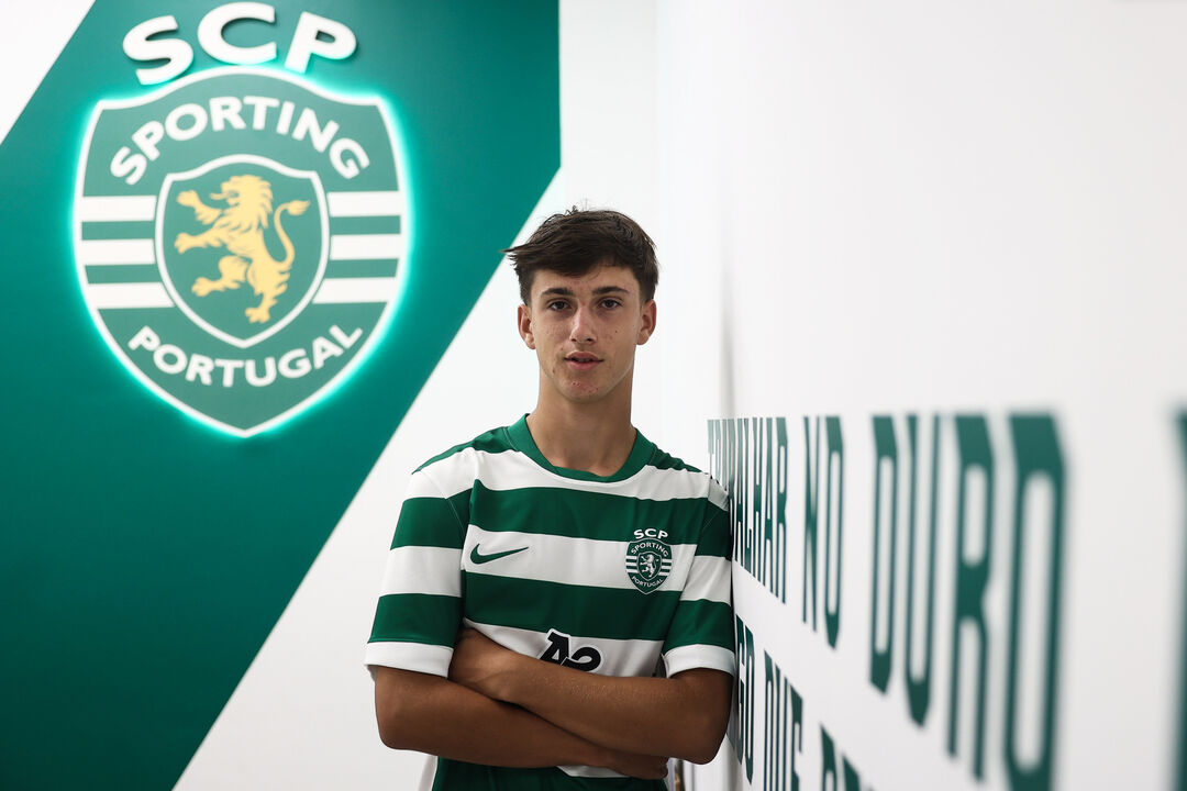 João Afonso Rodrigues assina contrato de formação com o Sporting