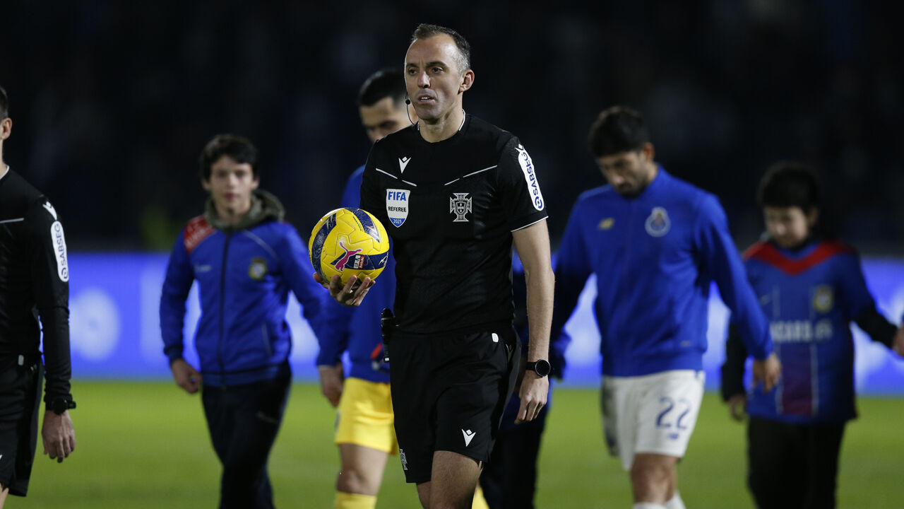 João Pinheiro foi assobiado e insultado por adeptos do FC Porto