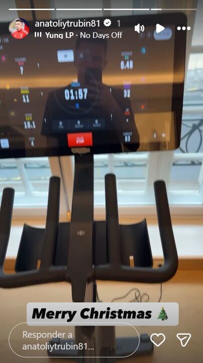 Trubin celebra o Natal com treino em bicicleta estática