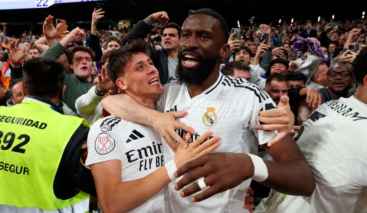 Rüdiger festejado após alegado interesse do Paris SG