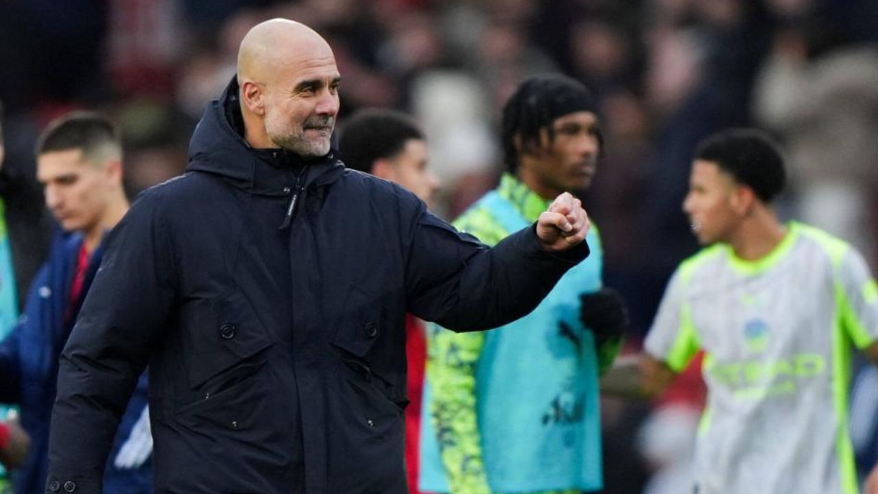 Pep Guardiola festeja vitória do Man. City sobre o Nottingham Forest