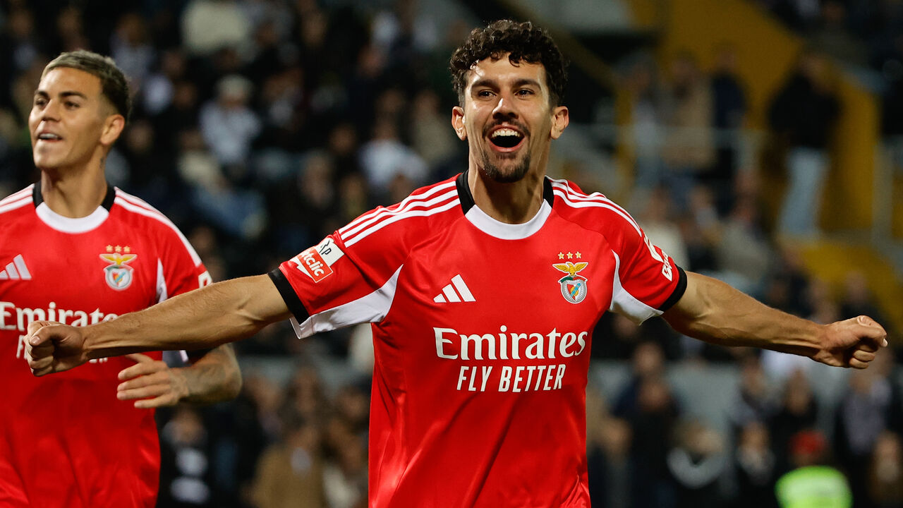 Tomás Araújo festeja golo frente ao Vitória, em Guimarães