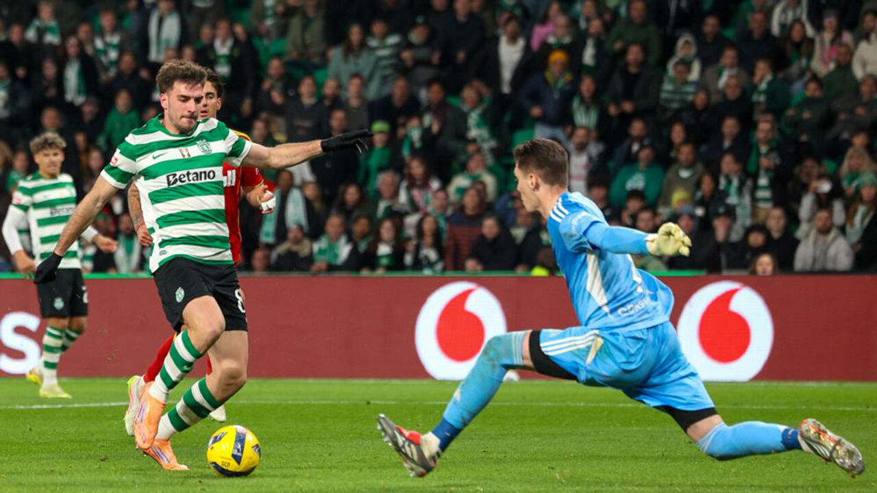 Ioannidis tenta remate durante jogo