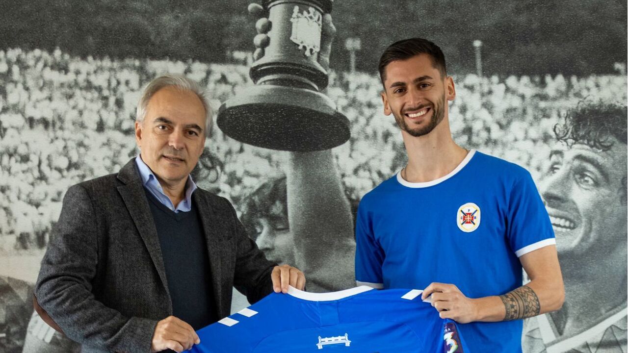 Bruninho com o presidente Patrick Morais de Carvalho 