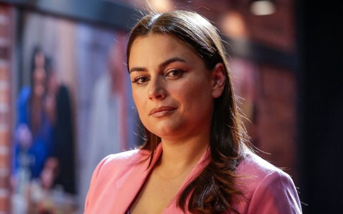 "Não sei se vou conseguir dormir. Olá Emília". Ana Guiomar apresenta a nova cadelinha aos fãs