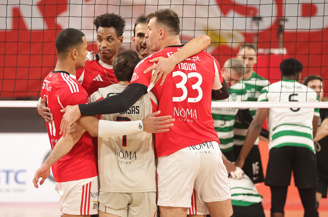 Benfica lidera campeonato após vencer Clube K