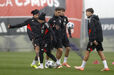Treino do Benfica em pleno 'dilúvio'