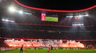Adeptos do Bayern também deflagraram tochas a abrir o jogo e no início da segunda parte
