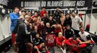 Mourinho homenageado pelo clube com camisola alusiva aos 750 jogos