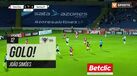 Recebeu com um pé e rematou com o outro... sem deixar cair: o golo de João Simões que adiantou o Sporting nos Açores