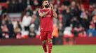 Salah aplaude adeptos do Liverpool após o jogo com o Brighton
