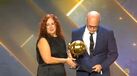 O momento em que os pais de Diogo Jota recebem prémio de homenagem ao jogador nos Globe Soccer Awards