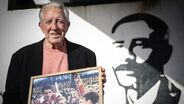 José Augusto mostra imagem em que é levado aos ombros e na qual está Jan Biermann