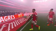 O momento em que os jogadores do Benfica homenagearam o antigo líder dos Diabos Vermelhos