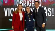 Seleção feminina recebida na Cidade do Futebol