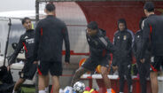 Treino do Benfica à chuva