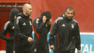 Pavlidis e Aursnes no treino do Benfica