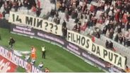 «14 min? Filhos da p...»: a tarja exibida pelos No Name Boys no Estádio da Luz 