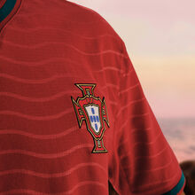 <![CDATA[ Autoridades britânicas apreendem mais de 4 mil camisolas falsas em rusga pré-Mundial'2026 ]]>