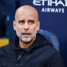 <![CDATA[ Guardiola elogia central e provoca gargalhadas: «Bem, não fala como William Shakespeare...» ]]>