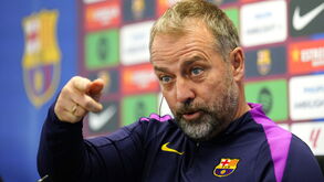 Hansi Flick em conferência de imprensa