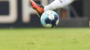 Protesto: jogadores dos sub-23 do Torreense entram sozinhos no relvado