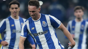 Luuk de Jong está em dúvida para o jogo com o V. Guimarães