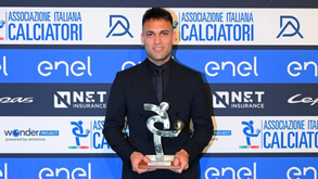Lautaro Martínez recebe prémio pela temporada 2024/25 na Serie A