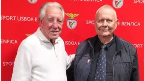 Dinamarquês que levou José Augusto em ombros pediu para ser sepultado com camisola do Benfica