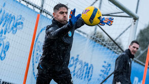 Suplentes disputam lugar na baliza