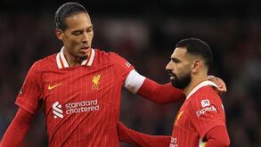 Van Dijk comenta situação de Salah