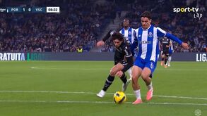 Gabri Veiga abriu o marcador no FC Porto-V. Guimarães mas lesionou-se no momento do golo