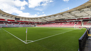 MHP Arena recebe o duelo entre Estugarda e Bayern Munique