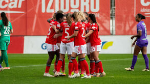Jogadoras do Benfica a festejar