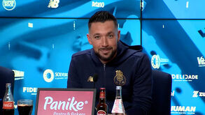 Farioli não conseguiu ver o dérbi: «Os canais 26 e 28 estavam a funcionar, mas o 27 não...»