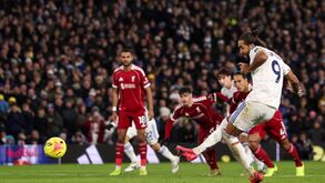 Empate entre Leeds e Liverpool