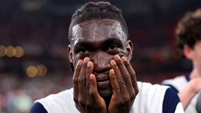 Yves Bissouma suspenso pelo Tottenham duas vezes em um ano