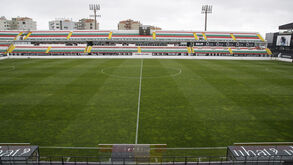 E. Amadora e Arouca medem forças no José Gomes